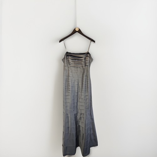 Collections grey maxi - js,