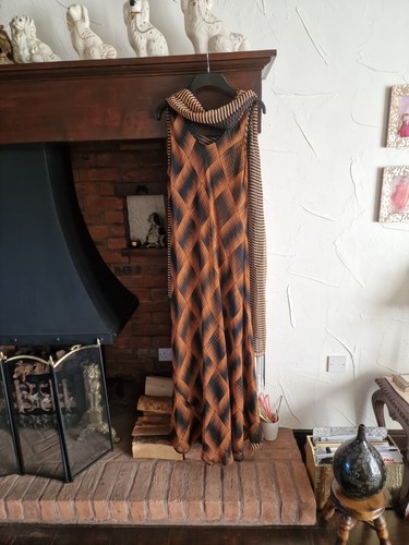 Reversible dress with shawl - reversible,